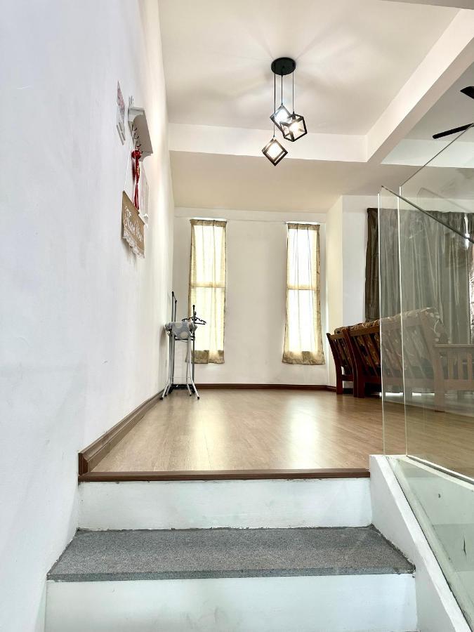 Springfield 3-Storey Cheerful Townhouse #Yoyo Homestay SDK Buitenkant foto