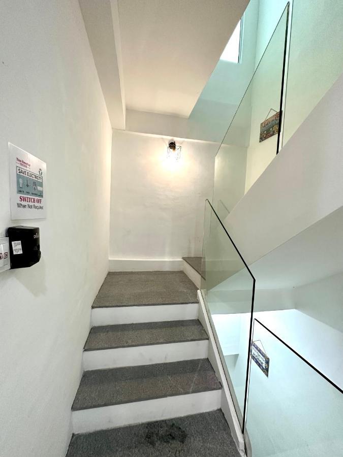 Springfield 3-Storey Cheerful Townhouse #Yoyo Homestay SDK Buitenkant foto
